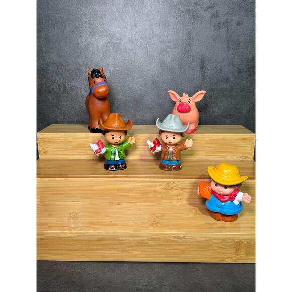 Fisher Price Little People Tow N Pull Farm Tractor W/ 5 Figures - Pig & Horse - Picture 2 of 7